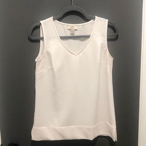 V neck sleeveless top